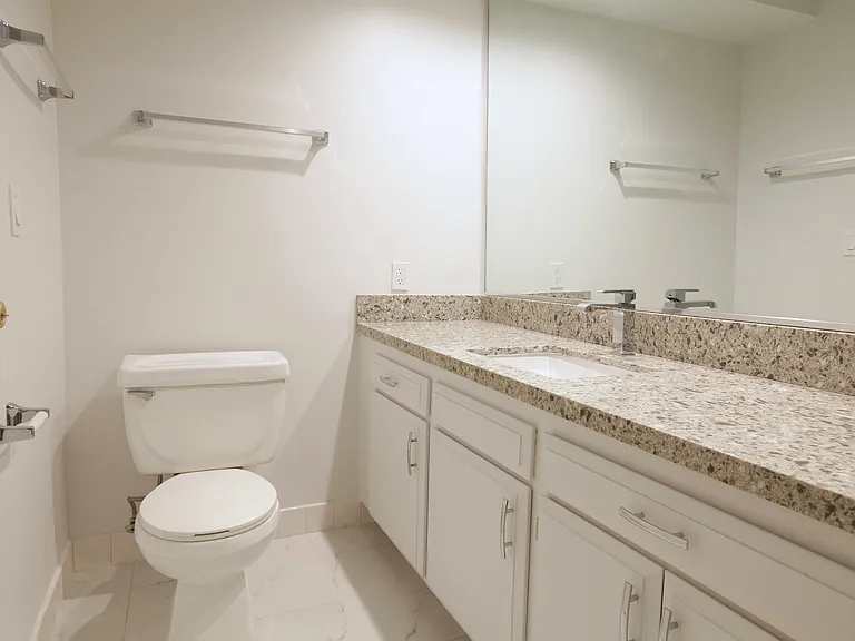 601 Westholme Ave #301 — Photo 21