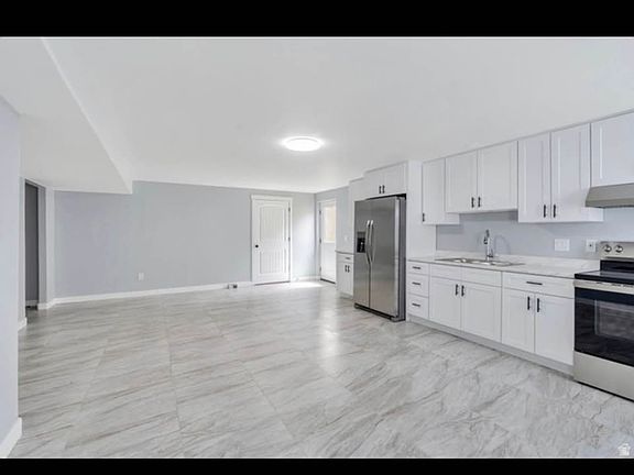 2nd image of 701 S Crooked Post Way