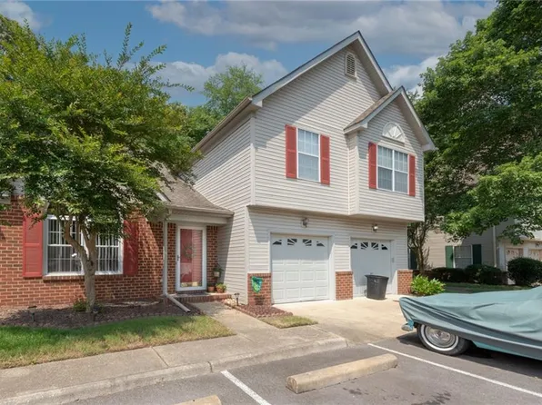 406 E Hill Ln, Chesapeake, VA 23322