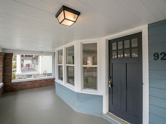 3rd image of 920 Benjamin Ave SE