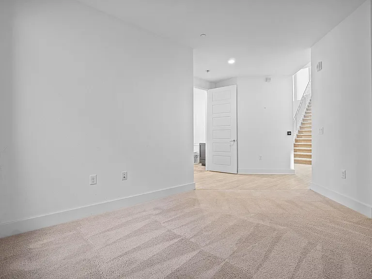 8547 Aspect Dr — Photo 20