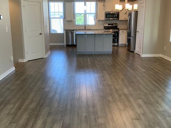3rd image of 129 Capital Ave