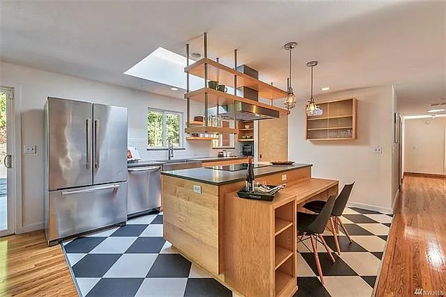 6628 NE 129th St — Photo 3