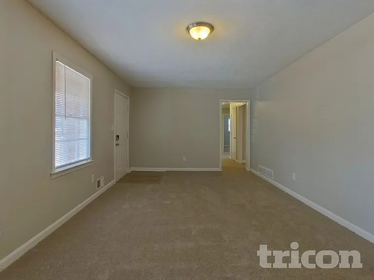 5020 Horton Pl — Photo 3