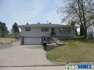 526 Harrison St, Victor, IA 52347