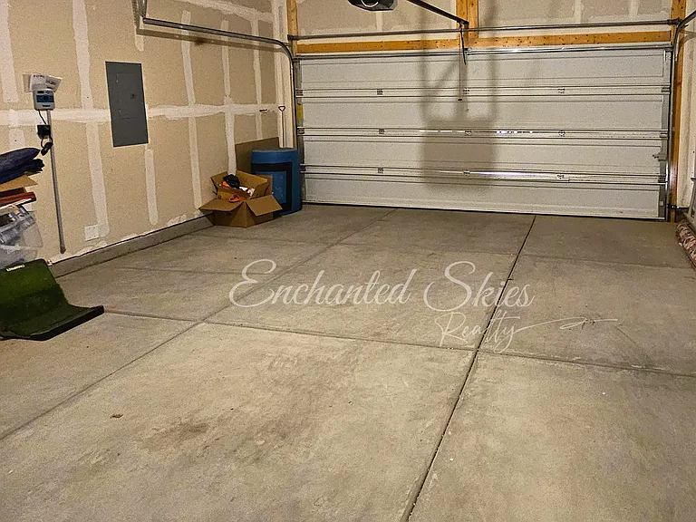 3212 Berkshire Rd NE — Photo 32