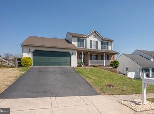 216 Crystal Cir, Birdsboro, PA