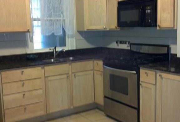 3rd image of 693 Surrey Ave