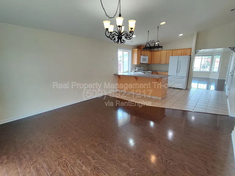 7912 Redonda Dr — Photo 9