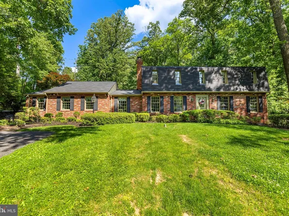 13701 Summer Hill Dr, Phoenix, MD 21131