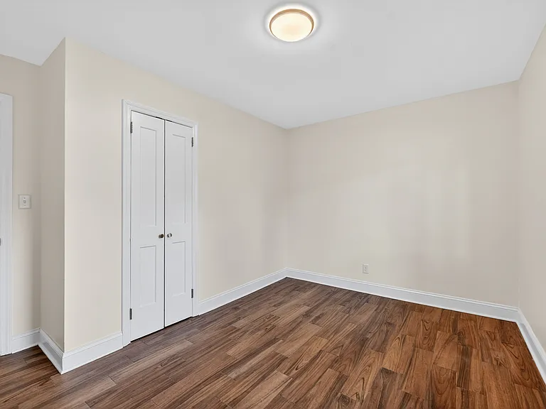 101 Sheldon St — Photo 8