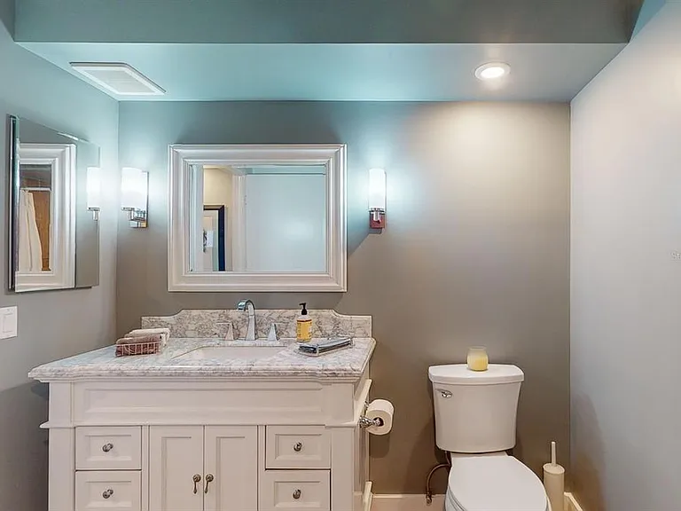 1120 N Shore Dr NE #501 — Photo 34