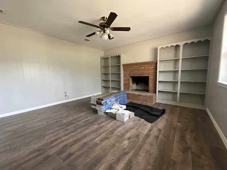 680 Cherry Creek Ln — Photo 3
