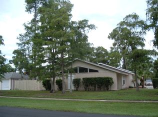 1070 Goldenrod Rd, Wellington, FL 33414