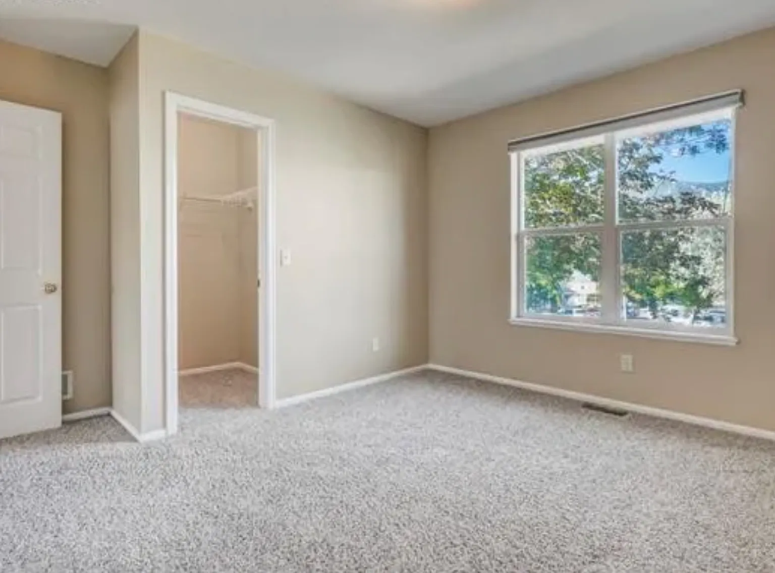 3 bed, 2.5 bath, 1754 sqft, $2,450 — Photo 3