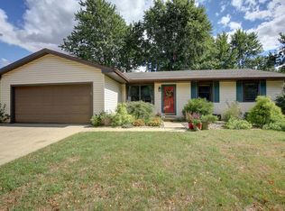 2008 Park Ridge Dr, Urbana, IL 61802