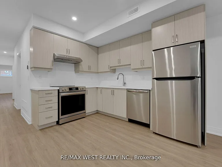 521 Saint Johns Rd #LOWER — Photo 4