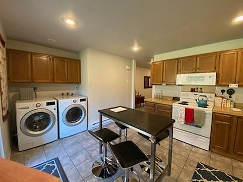 FURNISHINGS FOR MODEL PURPOSES ONLY (NOT A FURNISHED HOME)