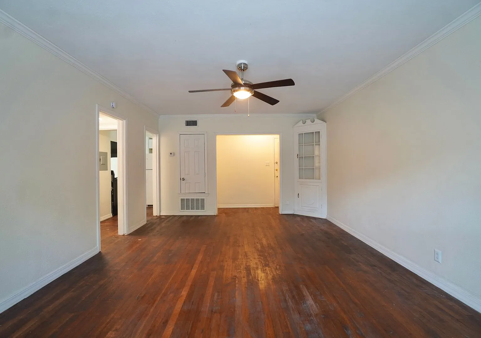 Charming 2 Bed / 1 Bath Apartment in the Heart of Austin, TX — Photo 4