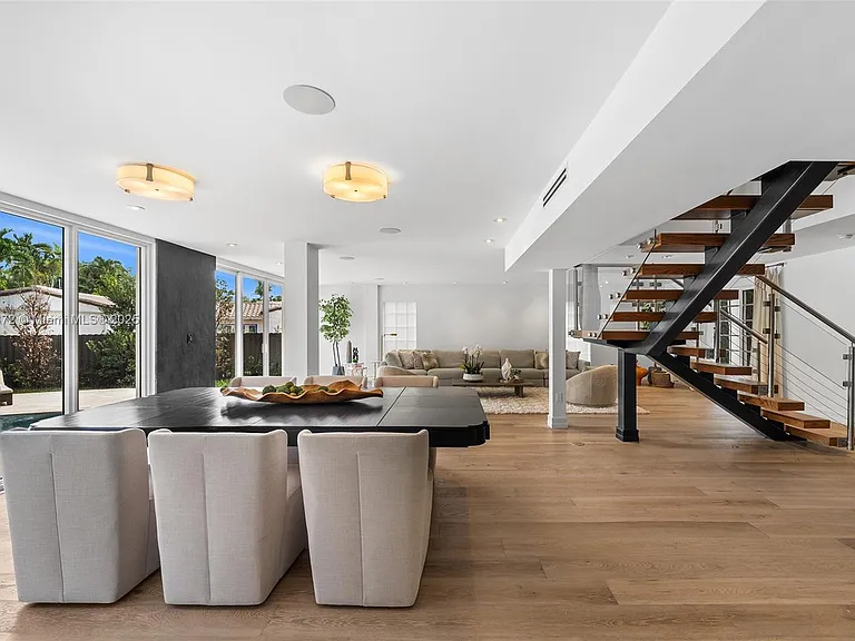 575 Bay Point Rd — Photo 32