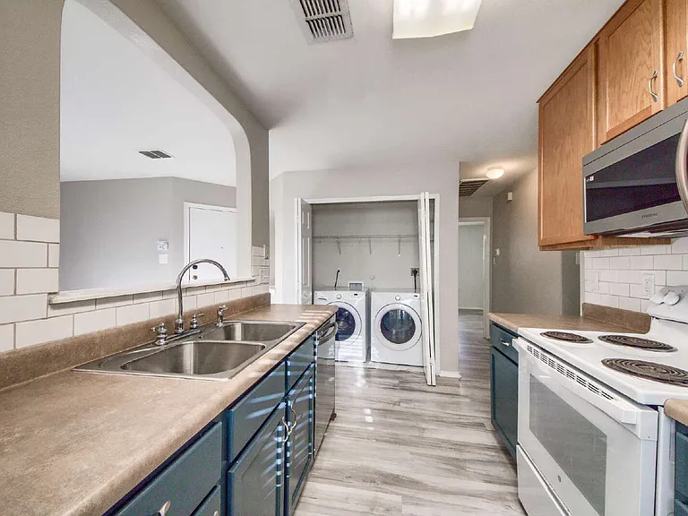 11014 Buckskin Bnd — Photo 10