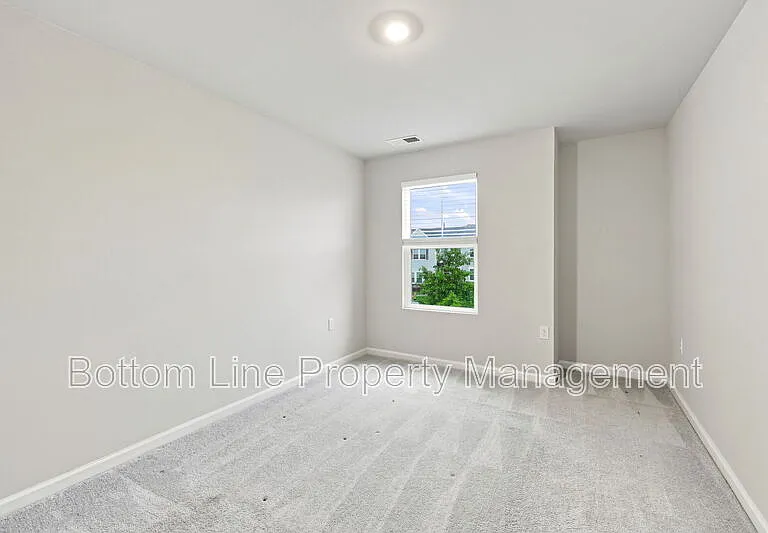 2312 Kasota Ln — Photo 41