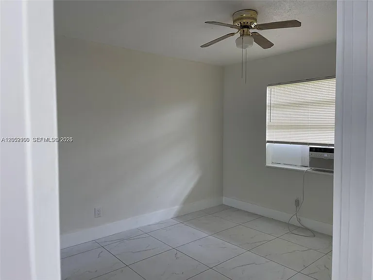 1013 NE 3rd Ave #3 — Photo 6