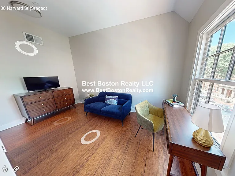 386 Harvard St — Photo 17