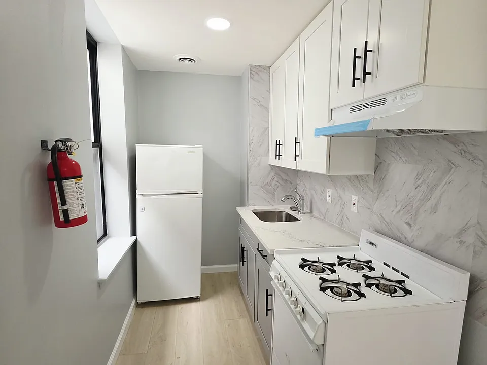 61 Concord St #1B