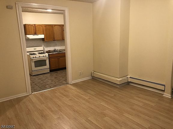 3rd image of 189 Taylor St #1