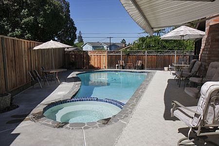 2nd image of 43050 Scofield Ct
