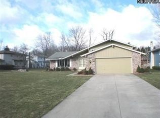 7120 Josephine Dr, North Olmsted, OH