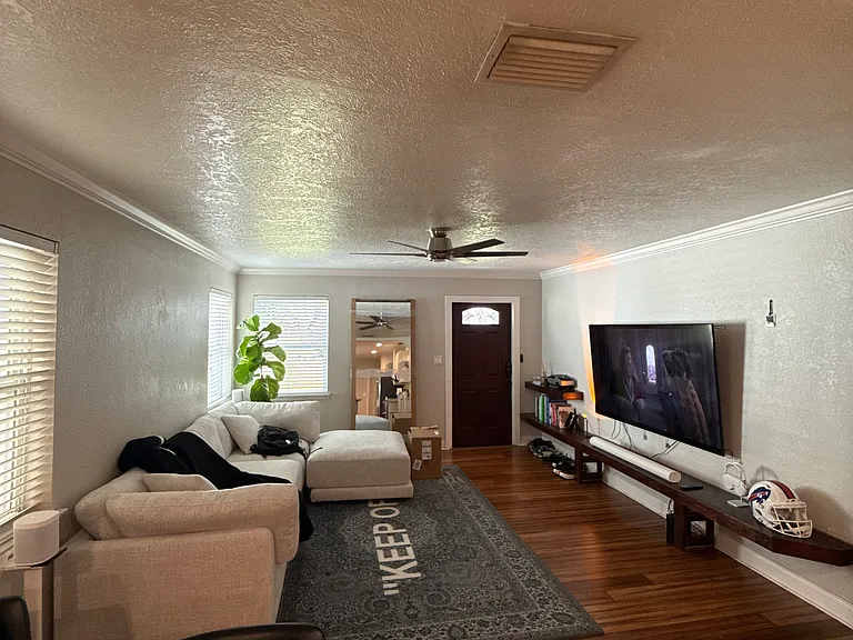 1510 Oregon St — Photo 2