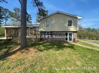 325 W Barbara Ln, Carrollton, GA 30117