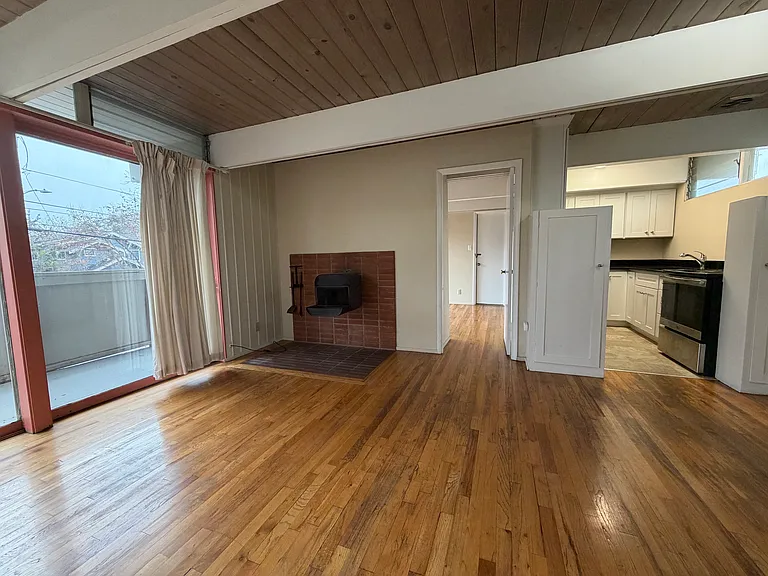 827 College Ave #827 — Photo 3