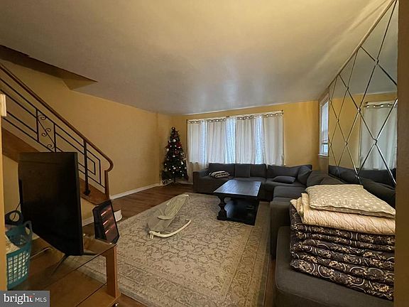 2nd image of 2733 Solly Ave