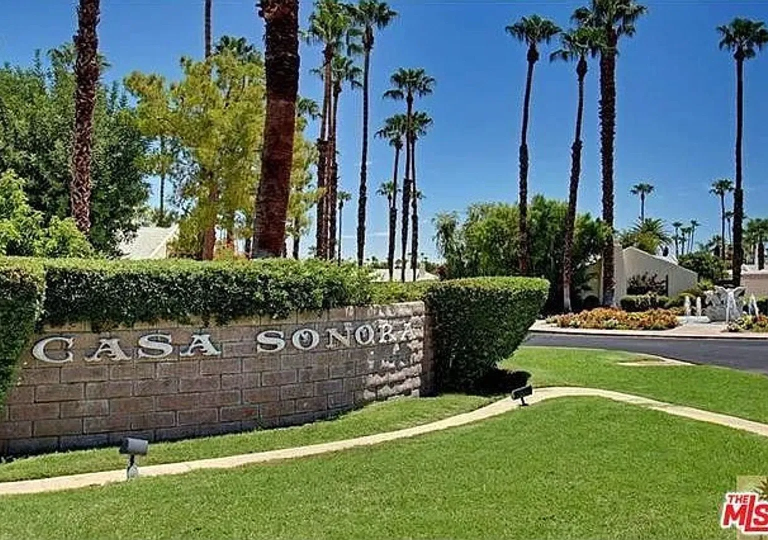 Beautiful condo in Palm Springs — Photo 1