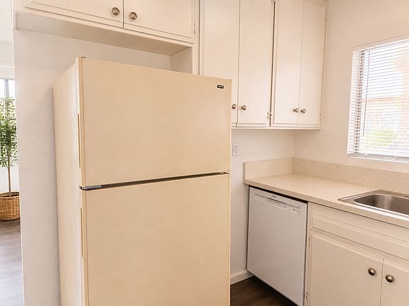 3rd image of 4550 Idaho St APT 6