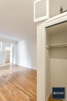 Rented by Bond New York | media 3