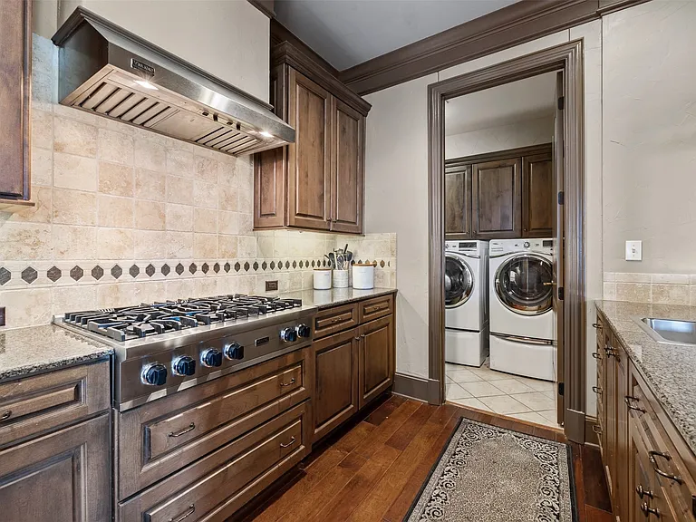 501 Samuels Ave #230 — Photo 10