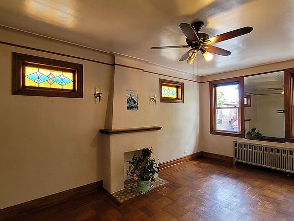 4th image of 2213 Holland Ave