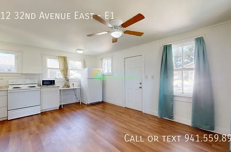 2212 32nd Ave E #E1 — Photo 2