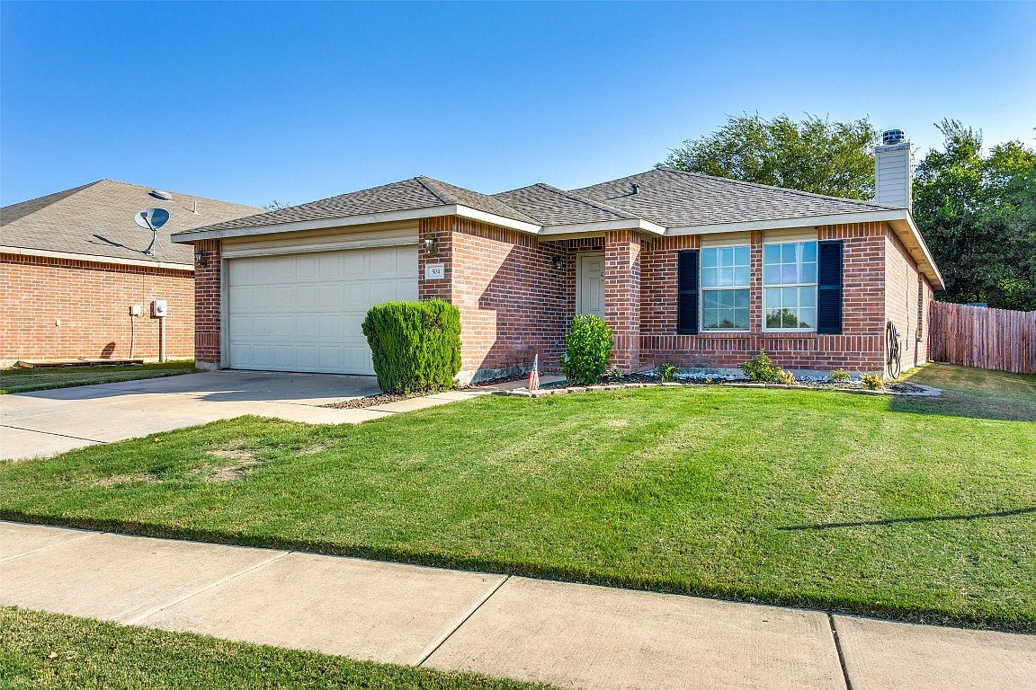 504 Jennifer Dr, Burleson, TX 76028 | Zillow