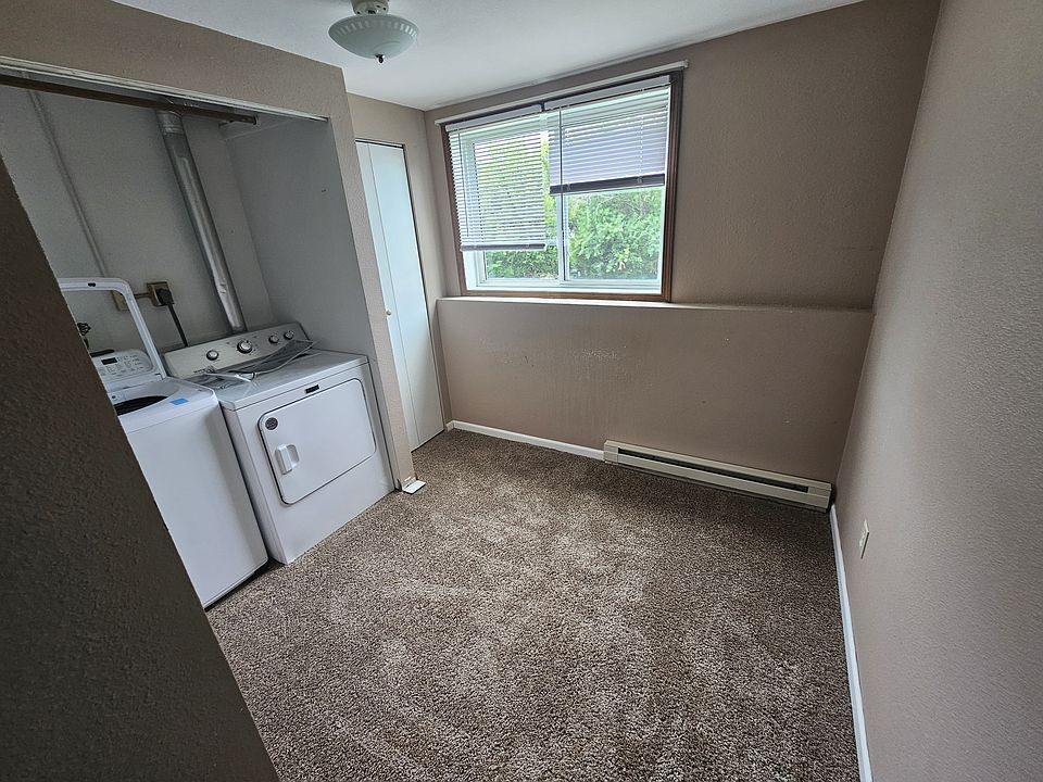 1st image of 1224 Oakview Dr #1