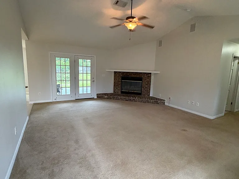 1608 Cedrus Ln — Photo 4