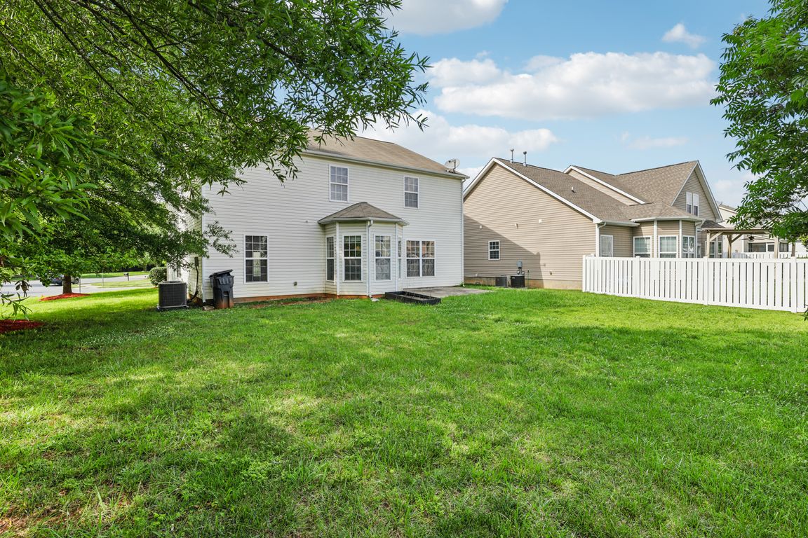 Abode Lily Ln-1206-046.jpg