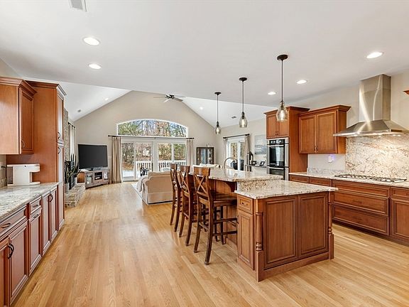 5th image of 44 Tyler Rd