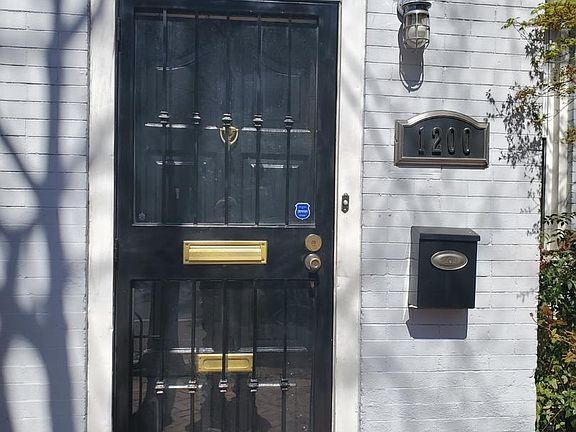 3rd image of 1200 D St NE