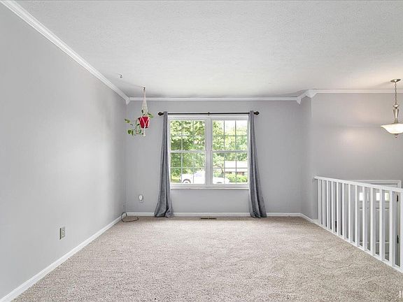 2nd image of 6899 Pleasant Valley Ct
