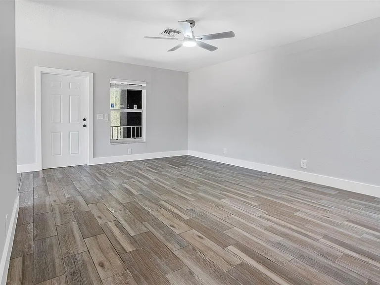 10131 NW 35th St #16 — Photo 13
